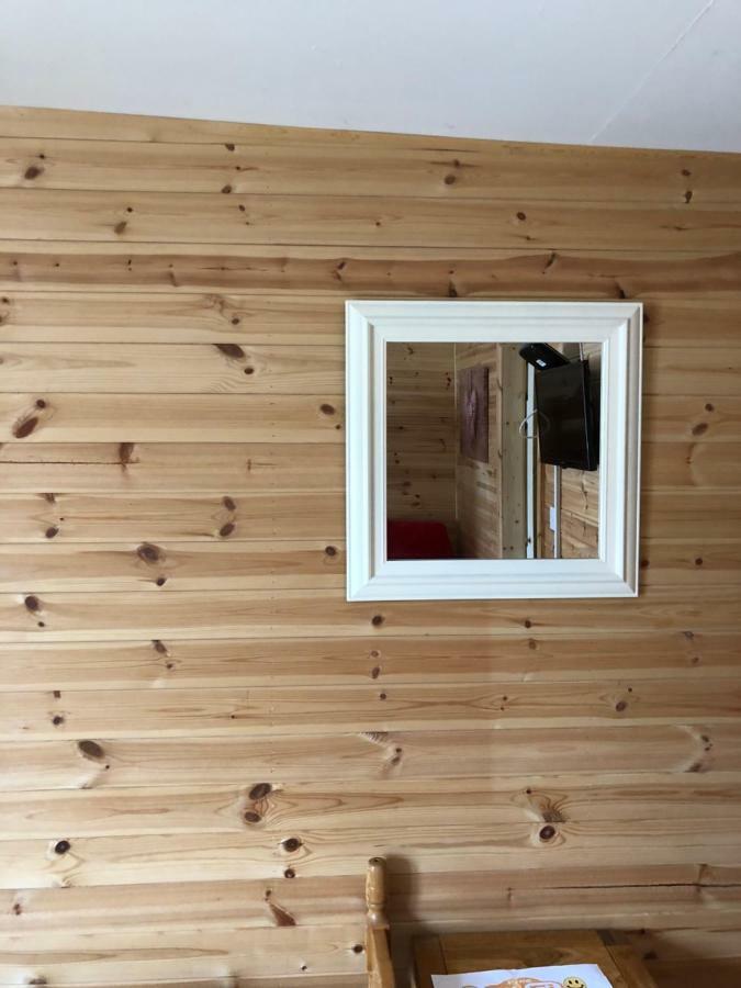 1 Lochness Rooms&Hostel Drumnadrochit Exterior foto